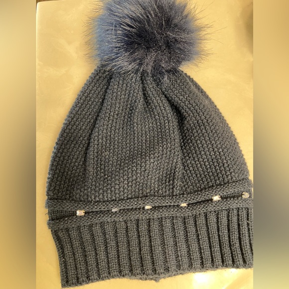 Navy blue hat in new condition never worn - Picture 1 of 2